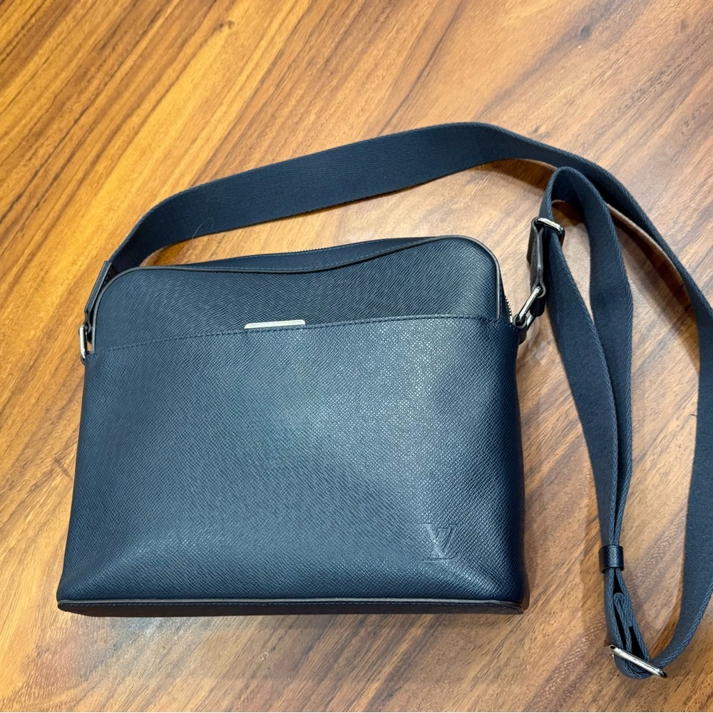 Authentic Louis Vuitton men bag navy